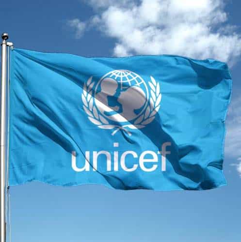 Infanzia al Centro: il Comune di Luco si illumina di azzurro in sostegno dell'Unicef