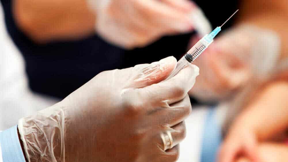 Prenotazione vaccini: da mercoledì 14 aprile stop alle piattaforme regionali. Procedura unica solo attraverso Poste