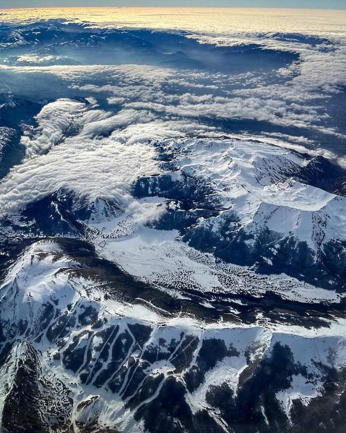 Una foto mozzafiato: il gruppo montuoso del Velino visto da un aereo