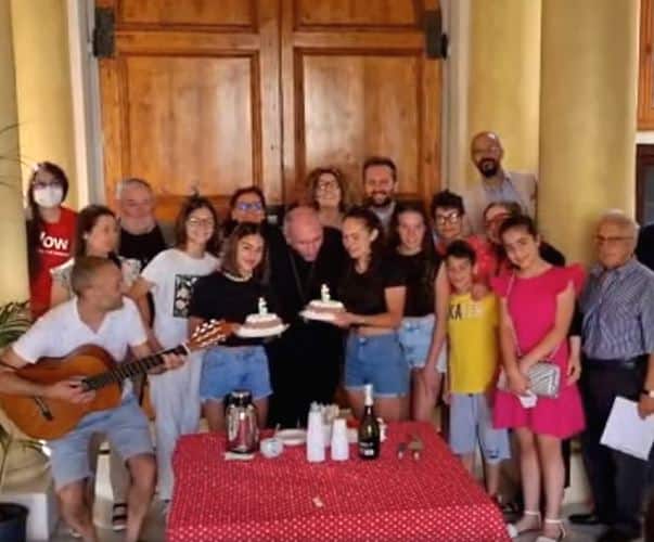 Oggi è il compleanno del vescovo Giovanni Massaro: auguri da parte di tutta la comunità