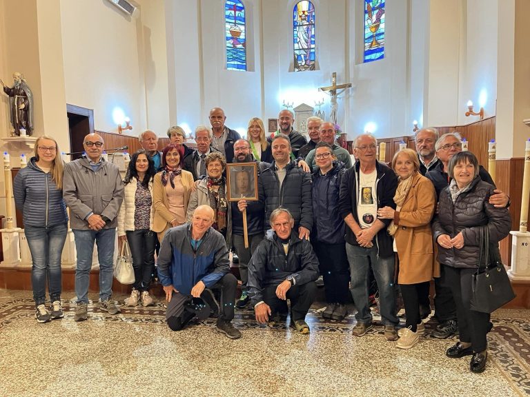 La Comitiva del "Volto Santo" di Manoppello in visita presso la parrocchia di Santa Felicita di Collarmele||