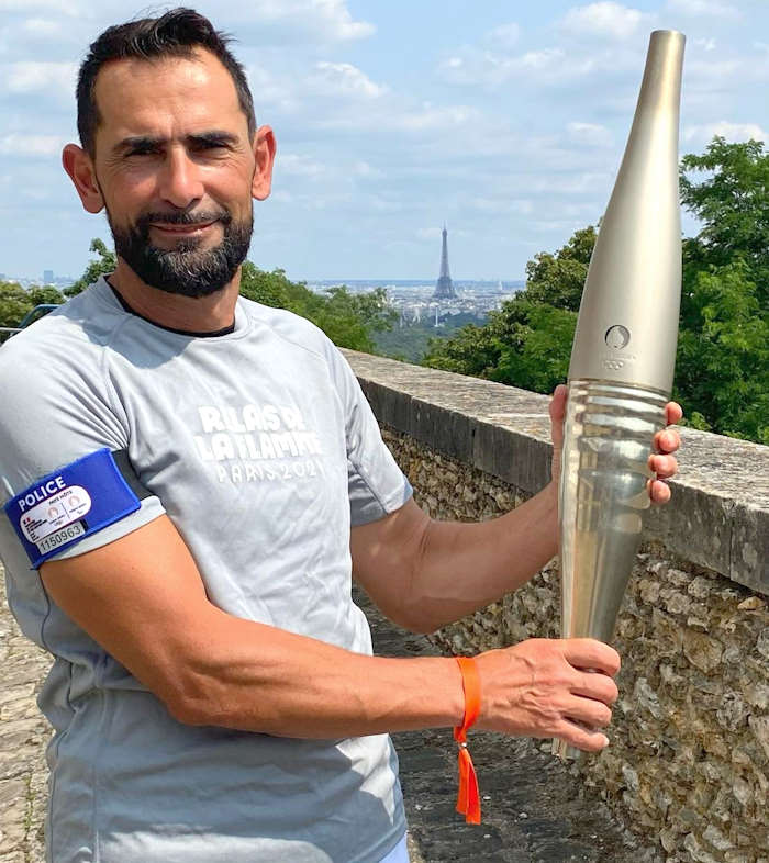 C'è anche un marsicano alla cerimonia di apertura delle Olimpiadi di Parigi: Fabio Tuzi scorta la torcia olimpica