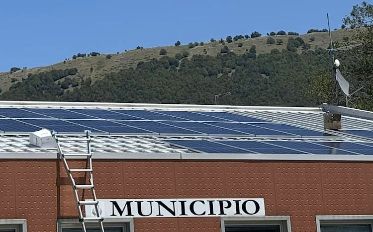 Il Municipio di Ovindoli diventa ecosostenibile con l'installazione di un nuovo impianto fotovoltaico