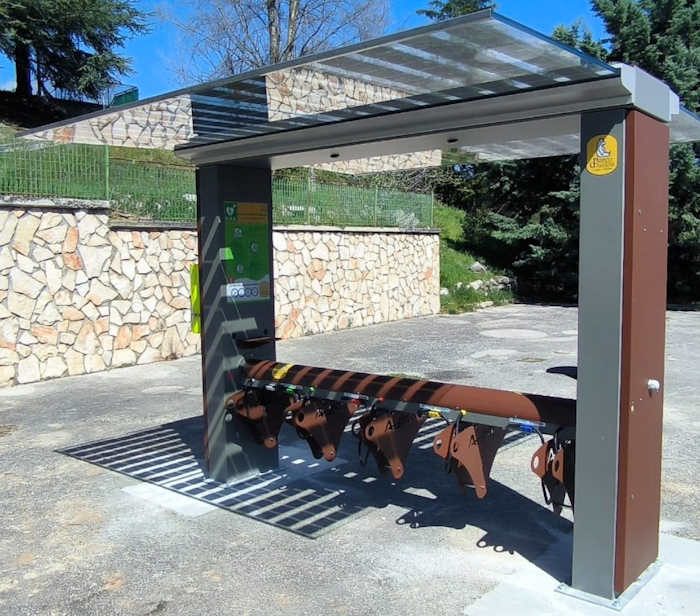 Parco nazionale d'Abruzzo: installate 14 pensiline fotovoltaiche per la mobilità sostenibile, premiate a SMAU 2023