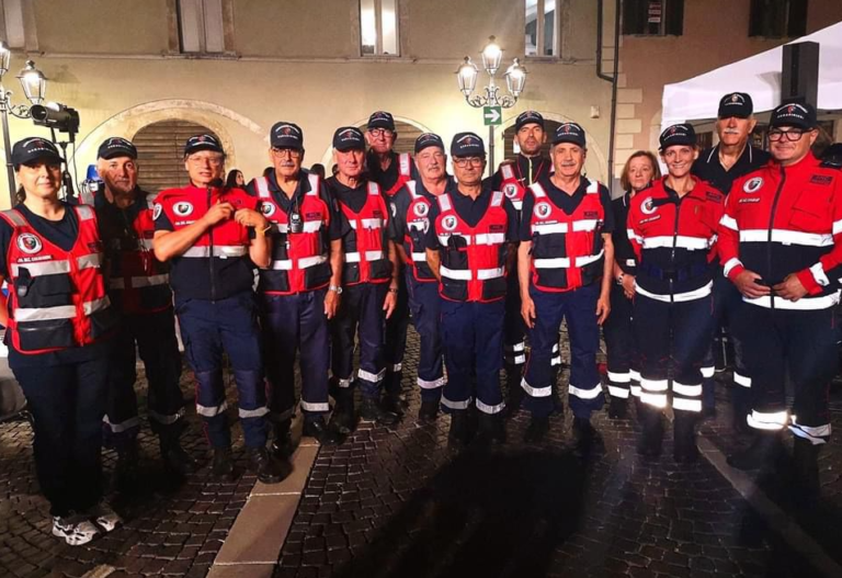 Volontari della locale Associazione Nazionale Carabinieri (O.D.V.)