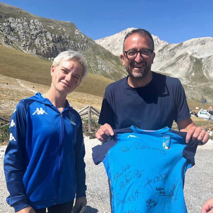 La campionessa Bebe Vio sul Gran Sasso in ritiro con la Nazionale azzurra di scherma paralimpica