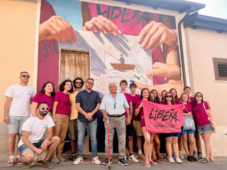 Aielli rende omaggio ad Angelo Vassallo con un nuovo murale appena inaugurato