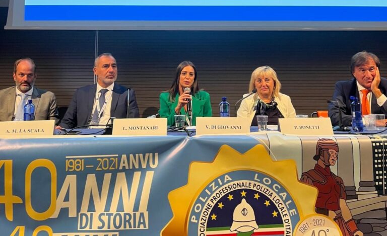 Grande successo per la tre giorni di formazione della Polizia Locale al Pala Congressi di Riccione: la Dott.ssa Veronica Di Giovanni a moderare, il Dirigente della PL di Avezzano Luca Montanari tra i relatori