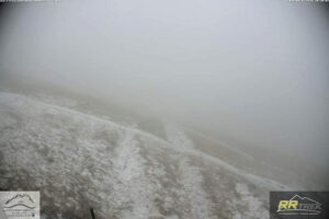 Cade la prima neve sul Gran Sasso