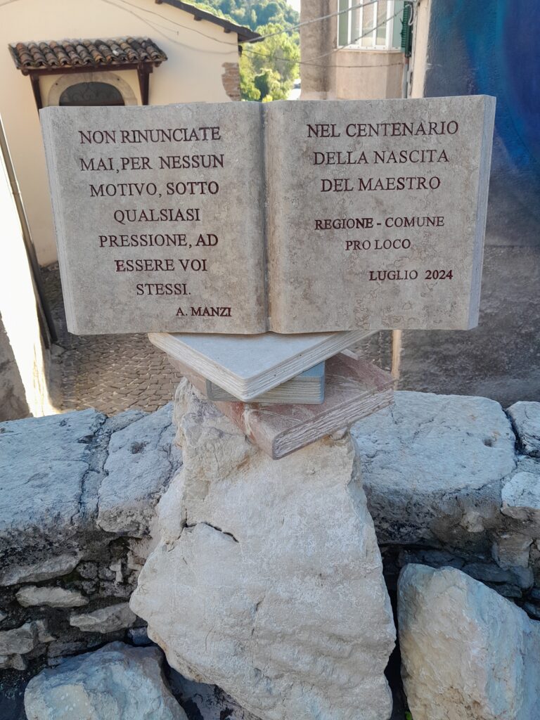 Monumento ad Alberto Manzi