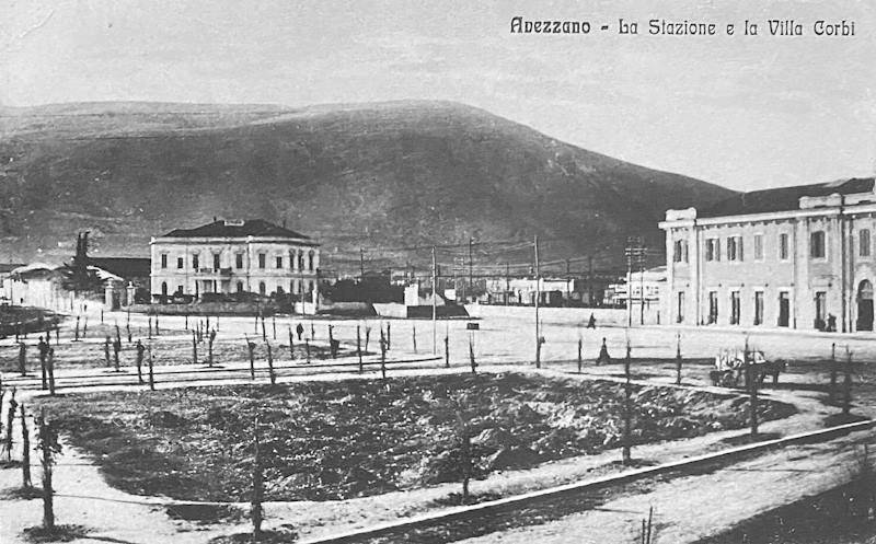 La Stazione ferroviaria di Avezzano e Villa Corbi in una straordinaria immagine dei primi anni '30