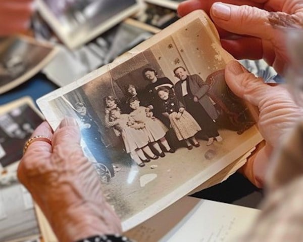 La Pro Loco di Civita di Oricola preserva e tramanda le memorie del paese costruendo un archivio fotografico digitale