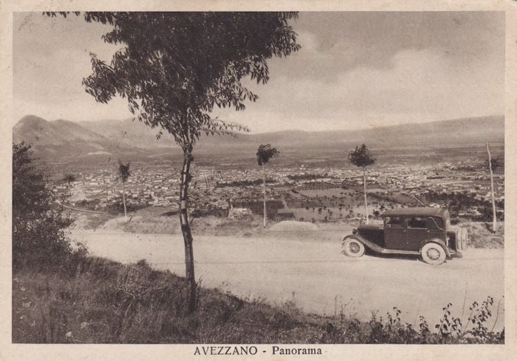 Panorama di Avezzano in una cartolina degli anni '40