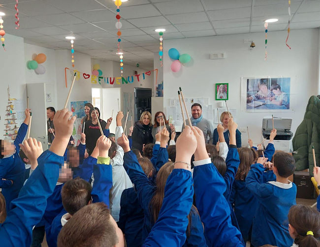 Ovindoli celebra la Giornata nazionale dell'Albero con i bambini della scuola "Luigi Dard"