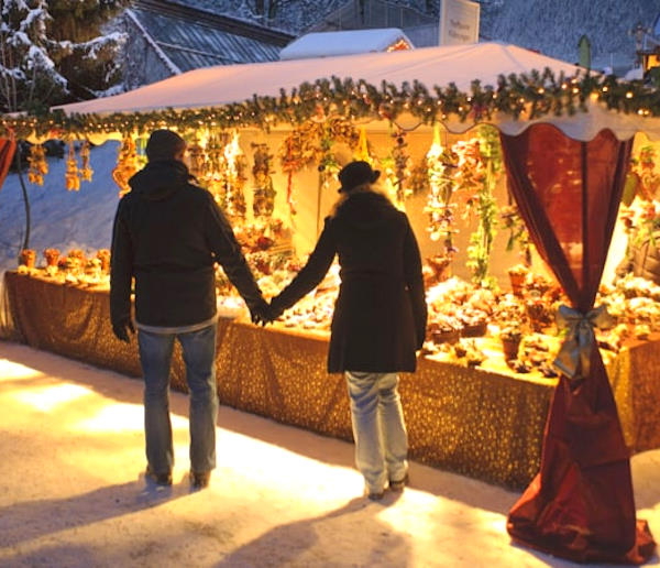 Pescasseroli si illumina a festa: arrivano per la prima volta i Mercatini di Natale