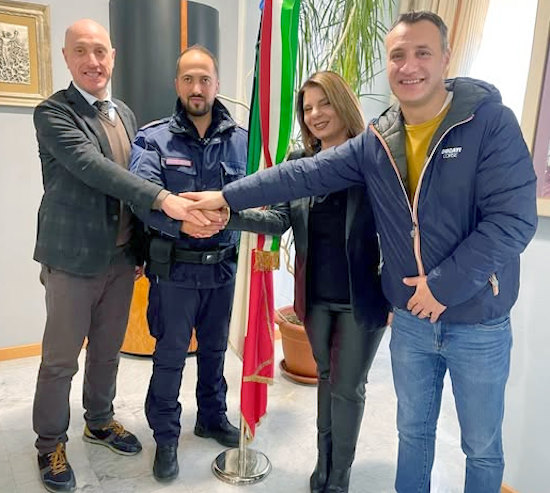 Celano dà il benvenuto al nuovo agente di Polizia Locale, Angelo Frigioni