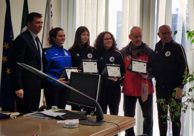 L’atleta avezzanese Giorgia Montaldi, Roberta Di Francesco e Flavia Trabucco