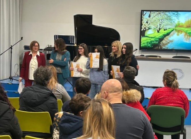 Premiate le studentesse Rachele, Alessia e Nicole della II A di Pescina al Concorso 'Inventa un Mito'