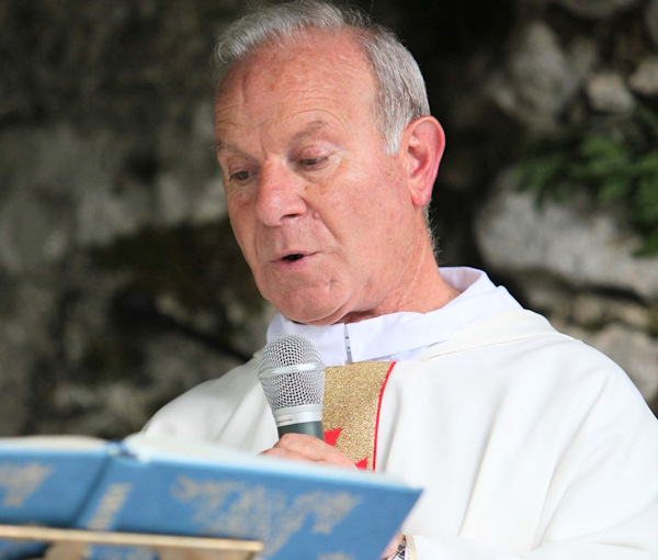 Roccavivi in festa per gli 80 del suo parroco, don Giuseppe Siciliano (don Peppino)