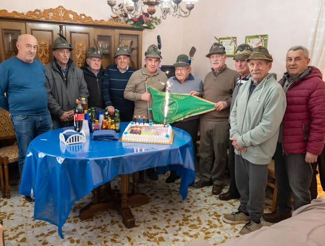 Nonno Tersilio compie 101 anni festeggiato dal Gruppo Alpini "Morroni" di San Benedetto dei Marsi