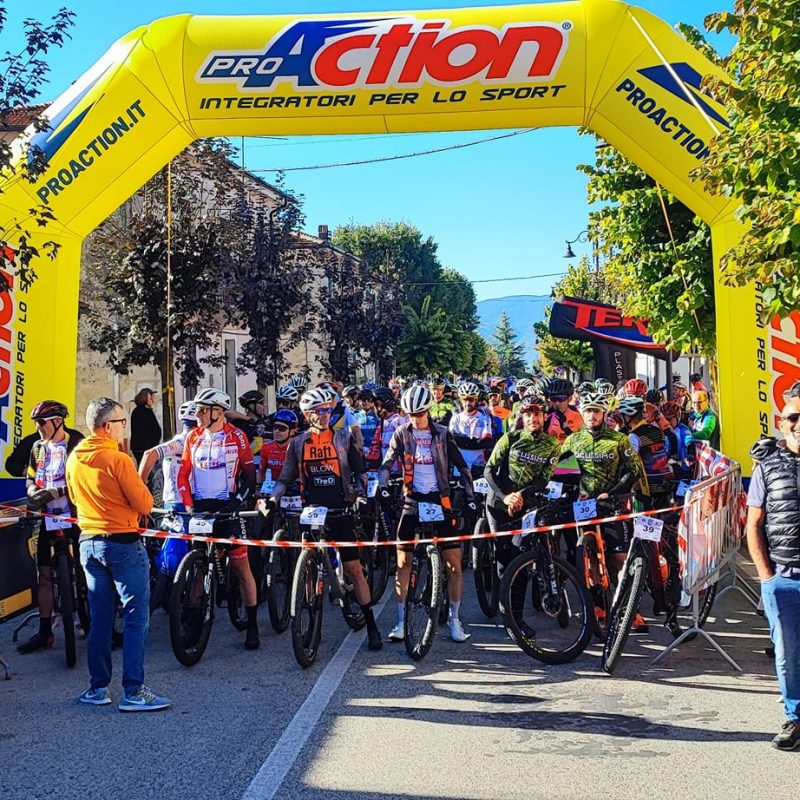 Granfondo I Sentieri dei Lupi partenza Collarmele