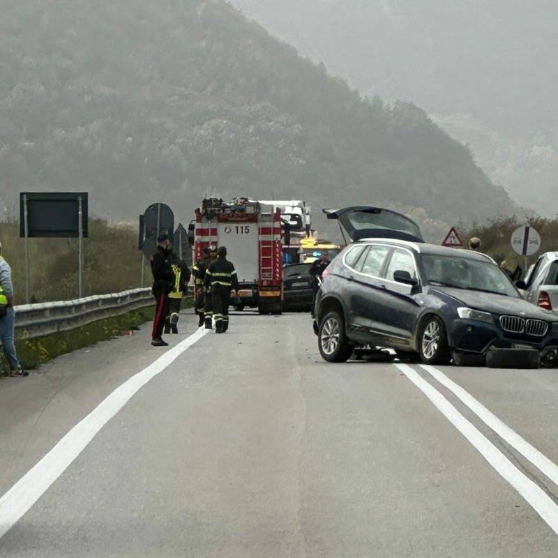 Grave incidente sulla ex Superstrada del Liri: tre auto coinvolte