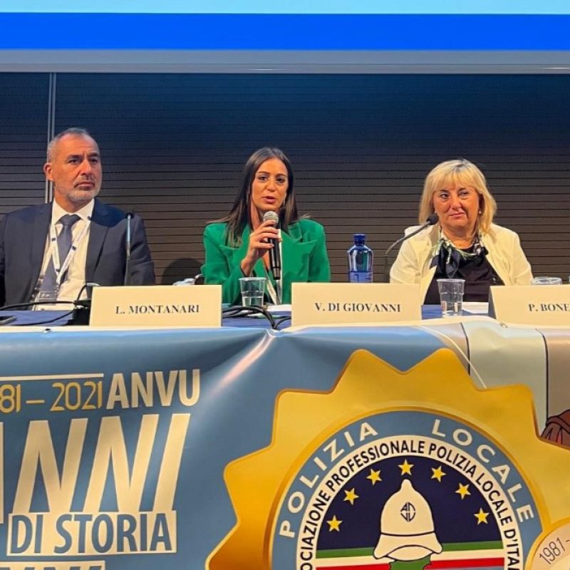 Grande successo per la tre giorni di formazione della Polizia Locale al Pala Congressi di Riccione: la Dott.ssa Veronica Di Giovanni a moderare, il Dirigente della PL di Avezzano Luca Montanari tra i relatori