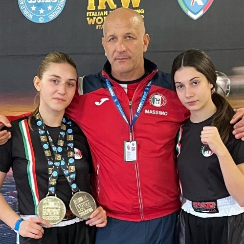 **Kickboxing, il Team D’Angeli conquista Jesolo: due argenti per Valeria D’Angeli, esperienza internazionale per Matilda Agrusti**