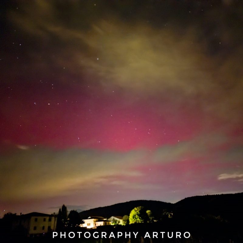 Aurora Boreale, spettacolari immagini dal Nord e dalla Marsica