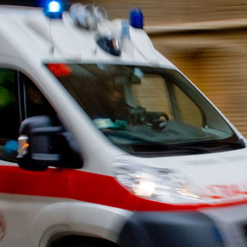 Colpito da infarto mentre gioca a calcetto: muore un 54enne