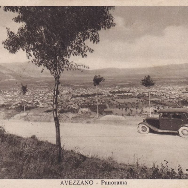 Panorama di Avezzano in una cartolina degli anni '40