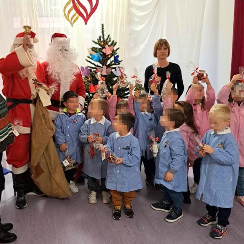 Babbo Natale incontra i bambini della scuola dell'infanzia di Balsorano