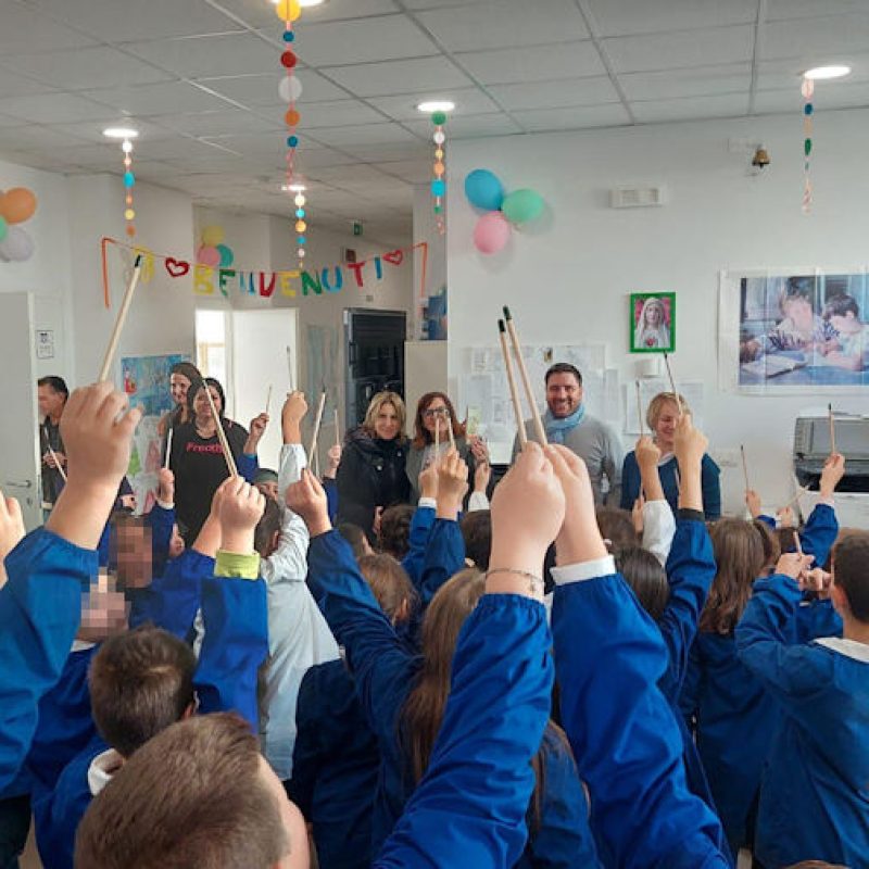 Ovindoli celebra la Giornata nazionale dell'Albero con i bambini della scuola "Luigi Dard"