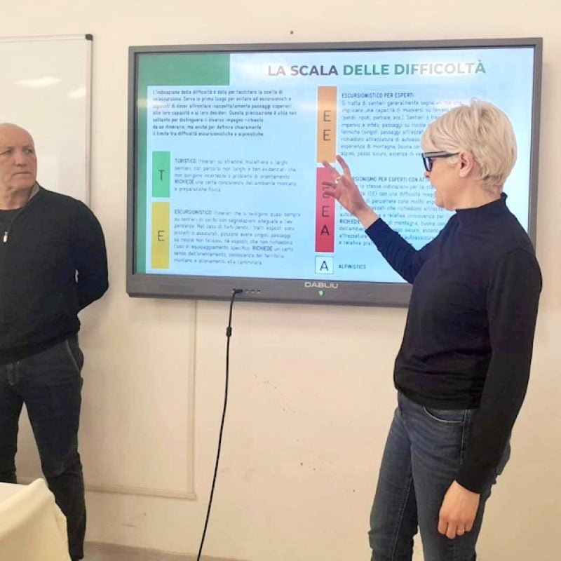 Il CAI Carsoli incontra gli studenti del Liceo Scientifico: un'esperienza formativa tra teoria e pratica