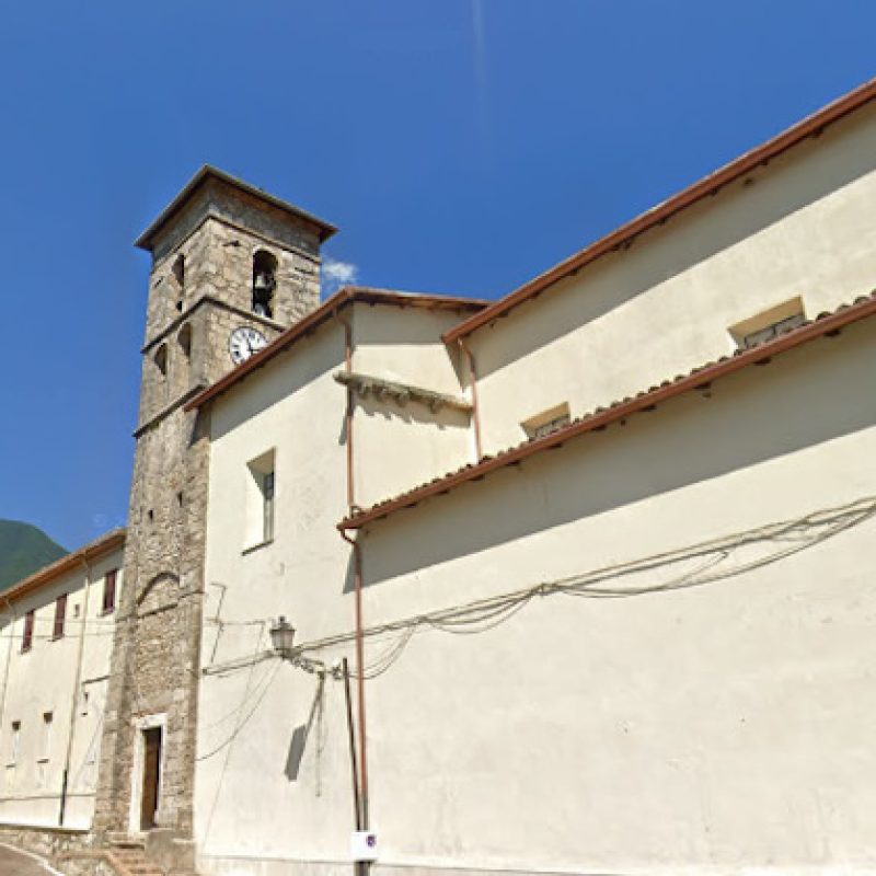 La Befana vien... di mattina: il 6 Gennaio, a Civitella Roveto, la Befana scenderà dal campanile della chiesa di San Giovanni Battista