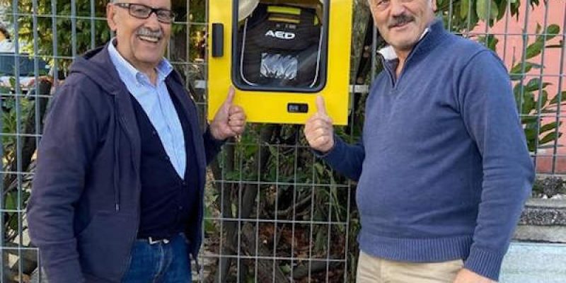 Torna al suo posto il defibrillatore a Borgo via Nuova