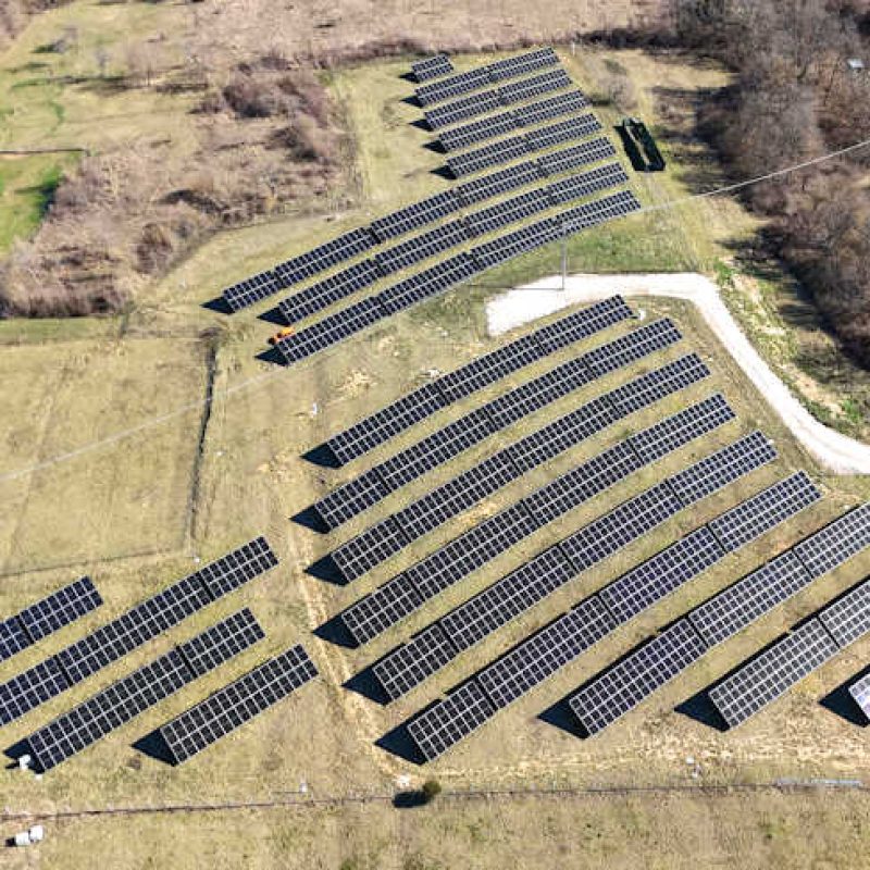 Allacciato alla rete l'impianto fotovoltaico di Tagliacozzo: destinato alla condivisione dell'energia in una comunità energetica rinnovabile