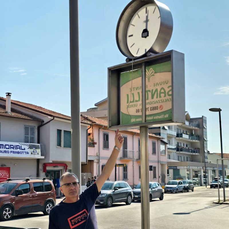 L'orologio di Piazza Cavour torna a scandire l'ora esatta: appuntamento per il 29 Settembre