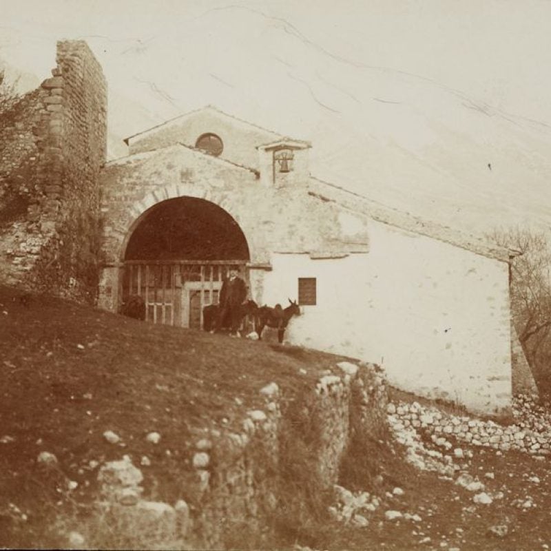 Un'antica e preziosa immagine della chiesa di Santa Maria in Valle Porclaneta della fine dell'800