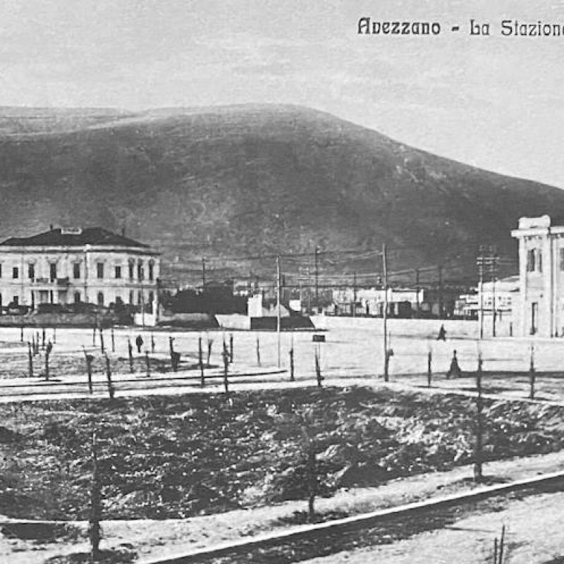 La Stazione ferroviaria di Avezzano e Villa Corbi in una straordinaria immagine dei primi anni '30