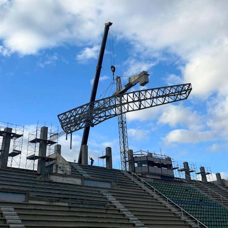 Al via il montaggio della nuova tribuna dello Stadio "F. Piccone" di Celano