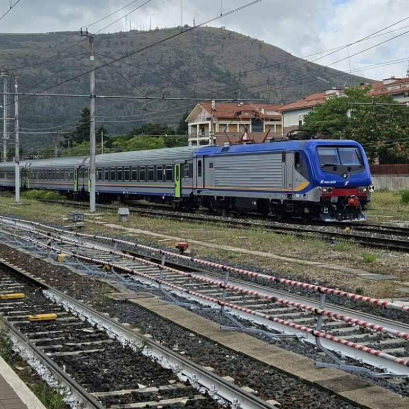 Treni fermi nel fine settimana, indetto maxi sciopero di 24 ore