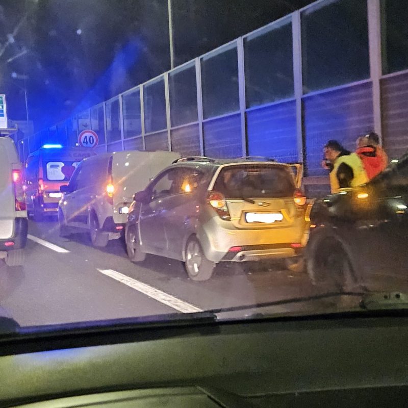 Tamponamento sul tronchetto della A24